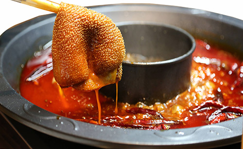 火锅文化新趋势：健康与创意并重